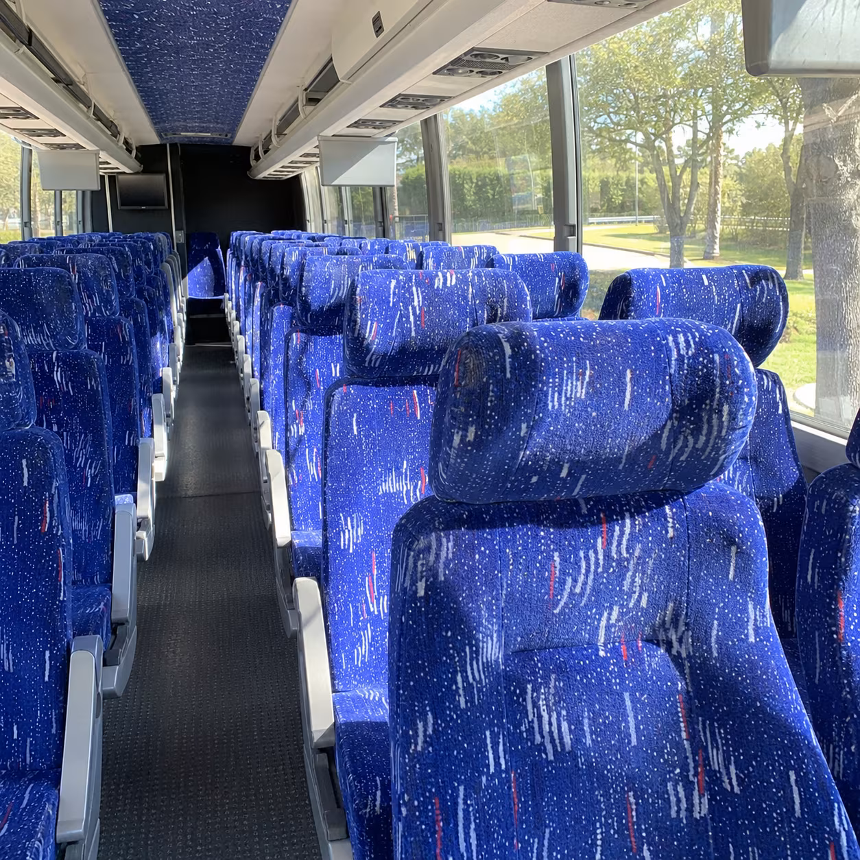 charter buses to islanders games and concerts at total mortgage arena